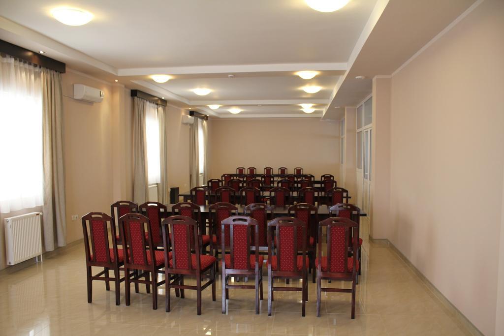 Hotel Feniks Pozarevac Luaran gambar