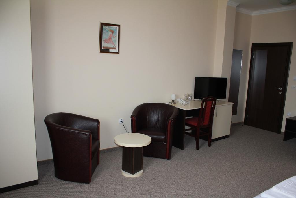 Hotel Feniks Pozarevac Bilik gambar