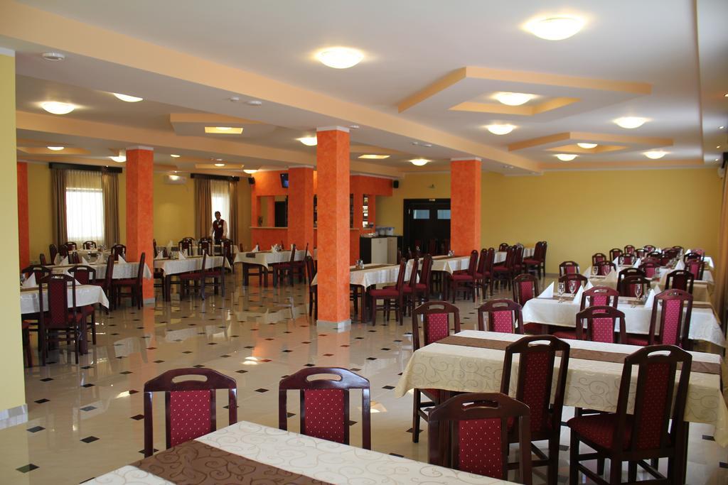 Hotel Feniks Pozarevac Luaran gambar