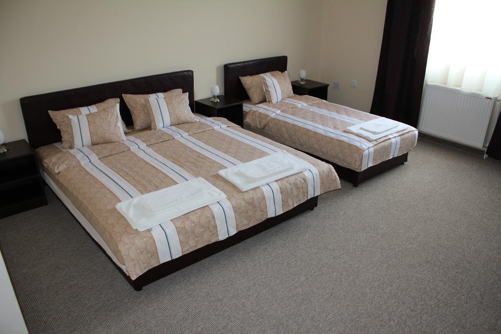 Hotel Feniks Pozarevac Bilik gambar