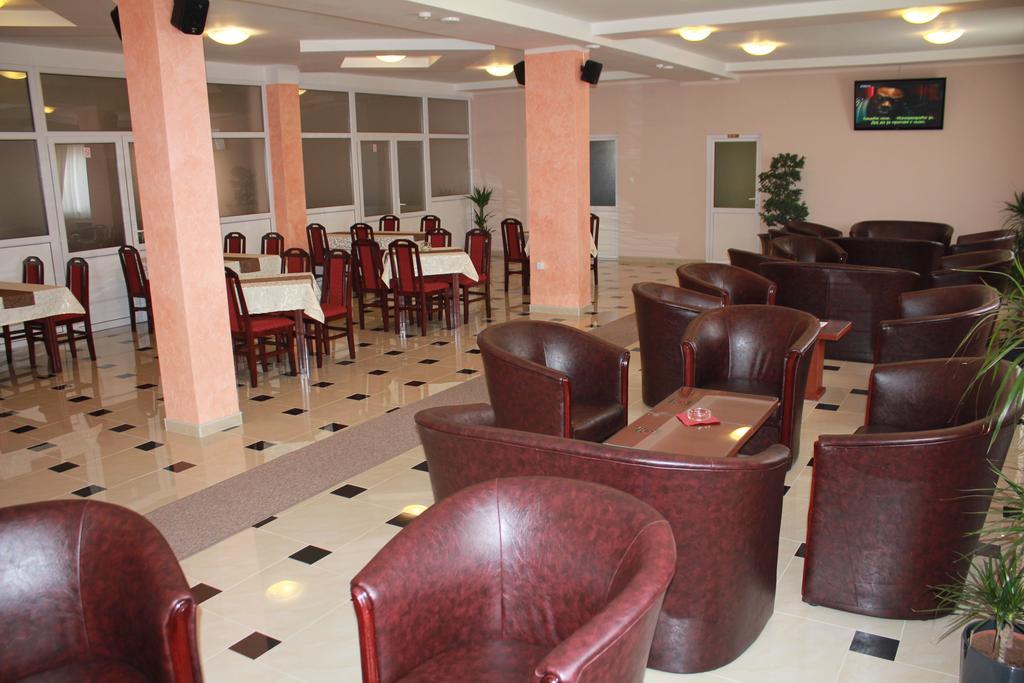 Hotel Feniks Pozarevac Luaran gambar