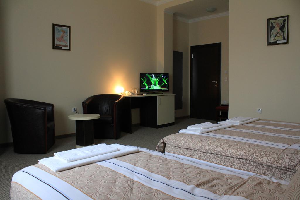 Hotel Feniks Pozarevac Bilik gambar