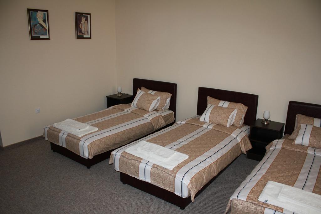 Hotel Feniks Pozarevac Bilik gambar