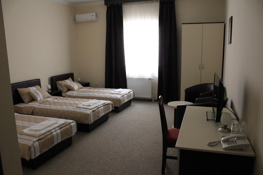 Hotel Feniks Pozarevac Bilik gambar