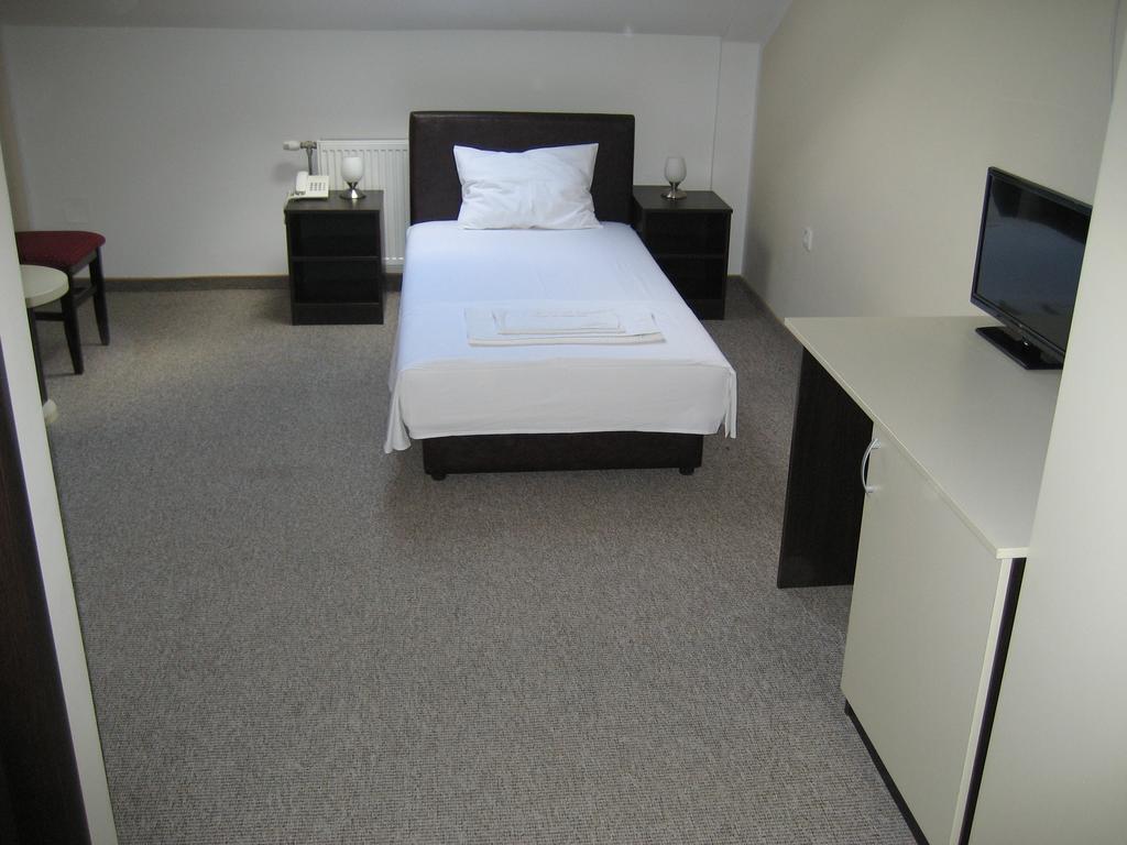 Hotel Feniks Pozarevac Luaran gambar