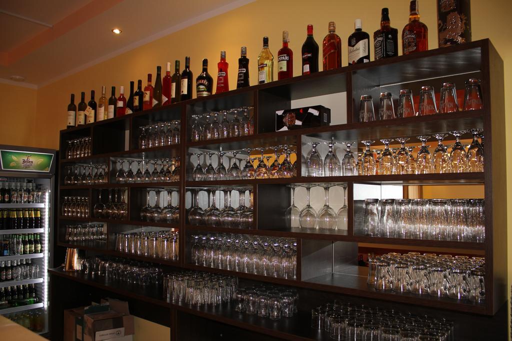 Hotel Feniks Pozarevac Luaran gambar