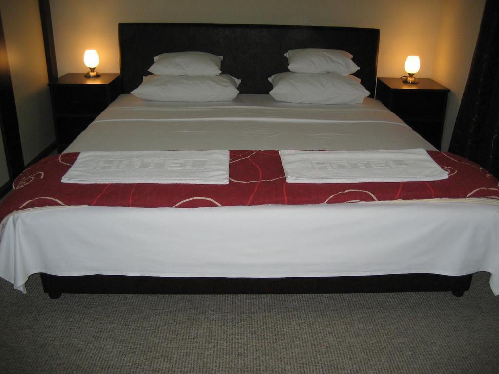 Hotel Feniks Pozarevac Luaran gambar